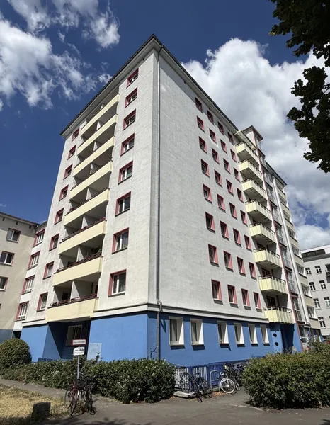 Möblierte 2-Zimmer-Wohnung mit Balkon und Einbauküche in Berlin — photo 1